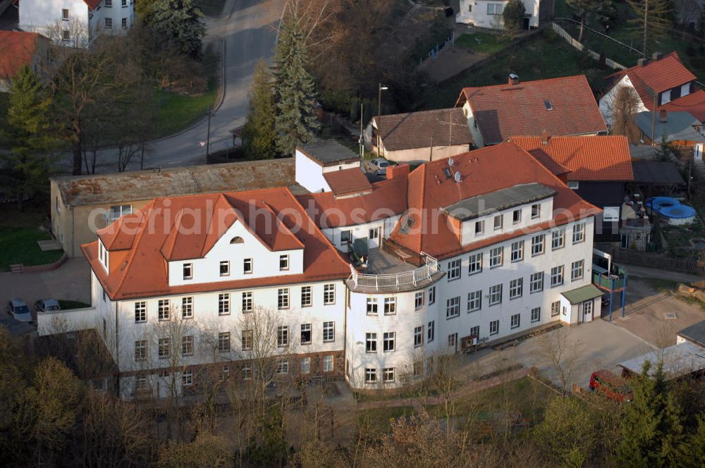 Aerial image SANGERHAUSEN - Blick auf ein Wohnhaus an der Bottchenbachstraße im Ortsteil Wippra von Sangerhausen. Sangerhausen ist eine Stadt im deutschen Bundesland Sachsen-Anhalt. Sie liegt im Südwesten des Bundeslandes an der Grenze zu Thüringen und ist die Kreisstadt des Landkreises Mansfeld-Südharz.Wippra ist ein Stadtteil der Stadt Sangerhausen. Wippra war bis zur Eingemeindung nach Sangerhausen am 1. Januar 2008 eine selbstständige Gemeinde