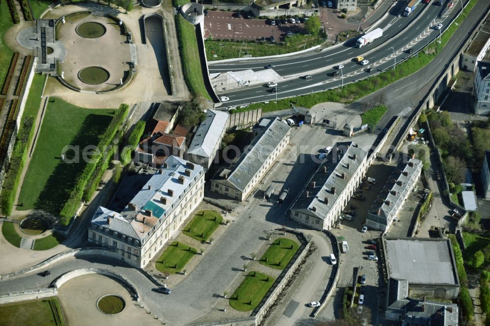 Aerial image Saint-Cloud - Driveway and entrance to the Palais des Chateau de Saint-Cloud castle in Ile-de-France, France