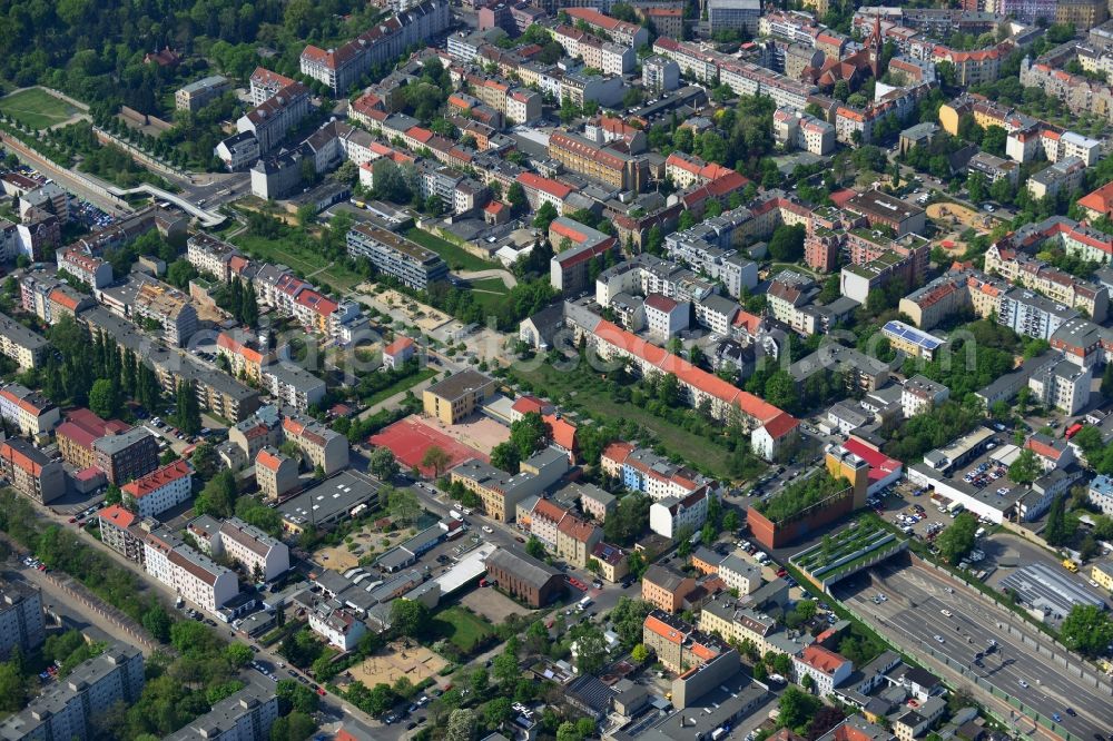 Aerial photograph Berlin Neukölln - Entrance to the tunnel of the highway - A100 city motorway / E36 to Buschkrugallee in Berlin Neukoelln