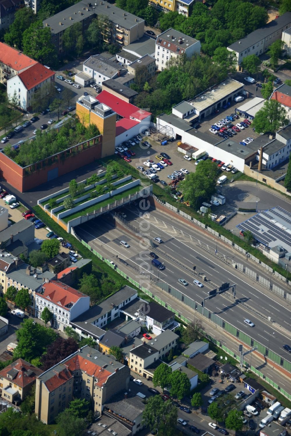 Aerial image Berlin Neukölln - Entrance to the tunnel of the highway - A100 city motorway / E36 to Buschkrugallee in Berlin Neukoelln