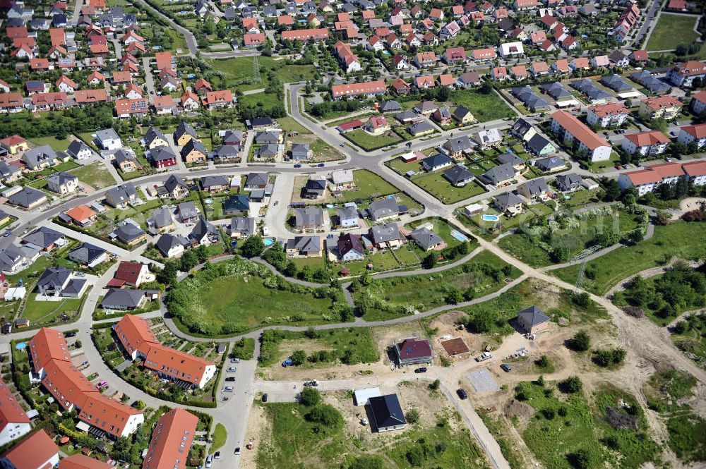 Magdeburg from above - Blick auf das Einfamilien- Wohnneubaugebiet Am Birnengarten in Magdeburg-Ottersleben, mit Planfläche, auf der weitere Einfamilienhäuser entstehen. Kontakt: MAWOG Grundstücks GmbH, Am Birnengarten 19 c, 39116 Magdeburg, Tel. +49 (0)391 611653-0, Fax +49 (0)391 611653-26, email: Info@am-birnengarten.de