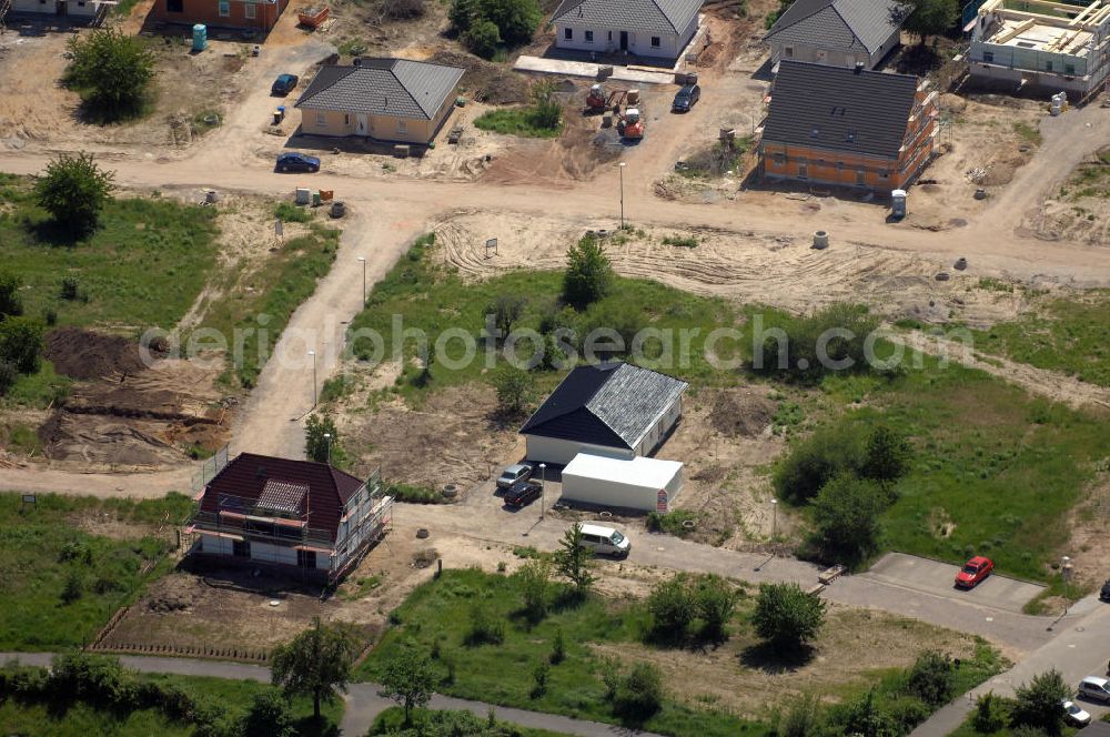 Aerial photograph Magdeburg - Blick auf das Einfamilien- Wohnneubaugebiet Am Birnengarten in Magdeburg-Ottersleben, mit Planfläche, auf der weitere Einfamilienhäuser entstehen. Kontakt: MAWOG Grundstücks GmbH, Am Birnengarten 19 c, 39116 Magdeburg, Tel. +49 (0)391 611653-0, Fax +49 (0)391 611653-26, email: Info@am-birnengarten.de