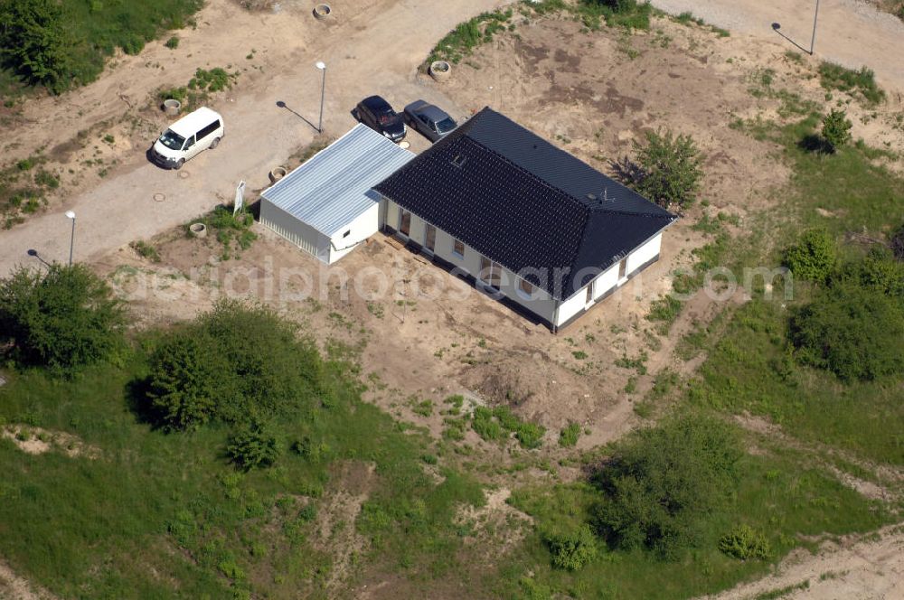 Aerial photograph Magdeburg - Blick auf das Einfamilien- Wohnneubaugebiet Am Birnengarten in Magdeburg-Ottersleben, mit Planfläche, auf der weitere Einfamilienhäuser entstehen. Kontakt: MAWOG Grundstücks GmbH, Am Birnengarten 19 c, 39116 Magdeburg, Tel. +49 (0)391 611653-0, Fax +49 (0)391 611653-26, email: Info@am-birnengarten.de