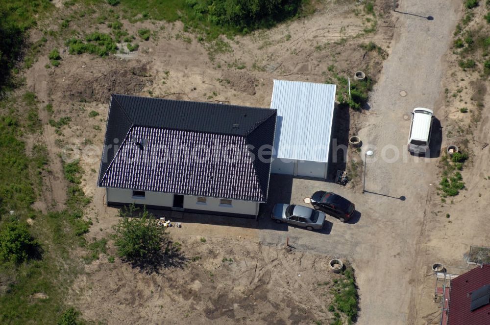 Magdeburg from above - Blick auf das Einfamilien- Wohnneubaugebiet Am Birnengarten in Magdeburg-Ottersleben, mit Planfläche, auf der weitere Einfamilienhäuser entstehen. Kontakt: MAWOG Grundstücks GmbH, Am Birnengarten 19 c, 39116 Magdeburg, Tel. +49 (0)391 611653-0, Fax +49 (0)391 611653-26, email: Info@am-birnengarten.de