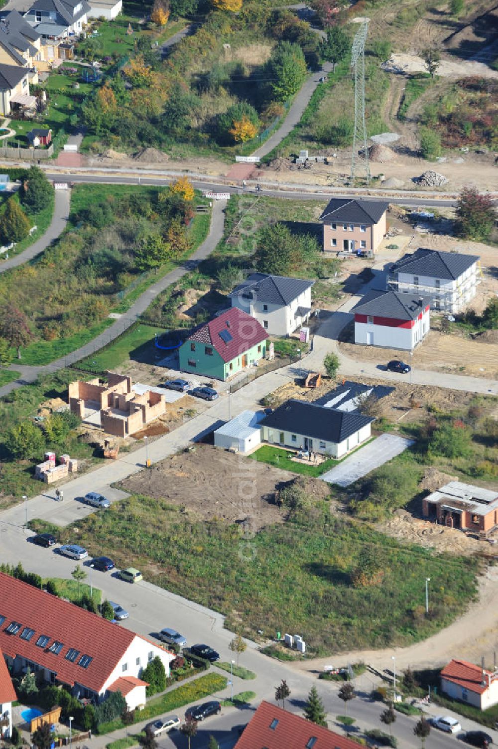 Aerial photograph Magedeburg - Blick auf das neue Einfamilien- Wohnneubaugebiet Am Birnengarten in Magdeburg-Ottersleben.