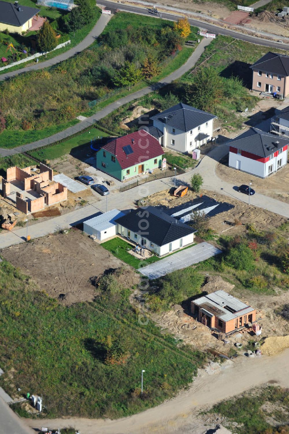 Magedeburg from above - Blick auf das neue Einfamilien- Wohnneubaugebiet Am Birnengarten in Magdeburg-Ottersleben.