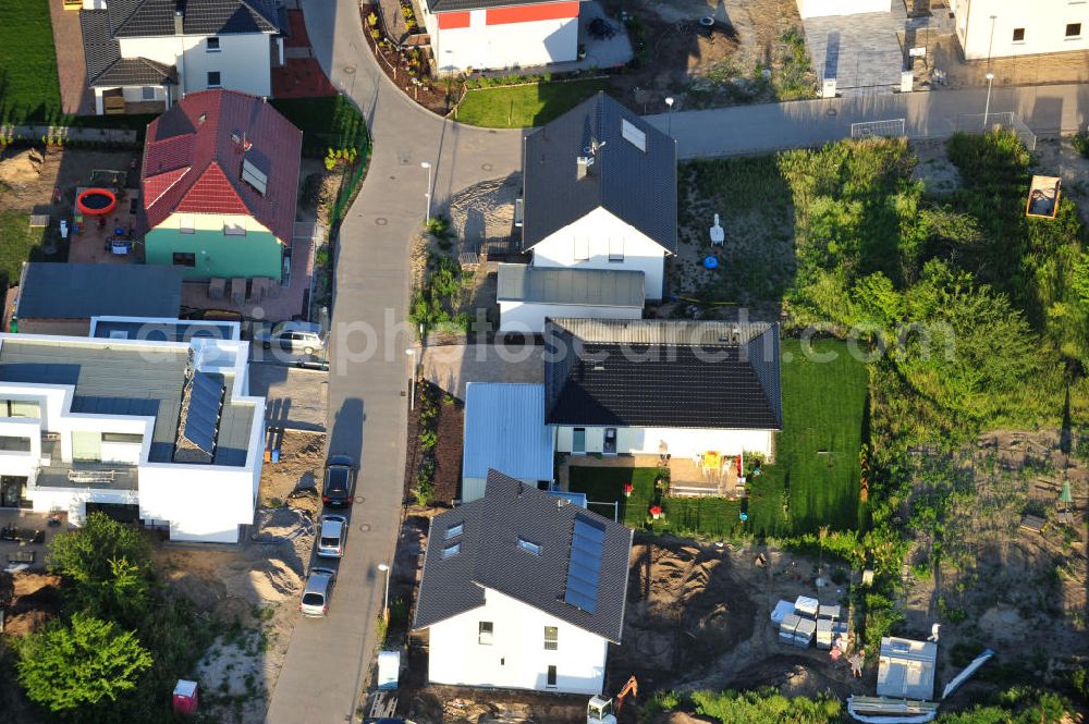 Magdeburg Ottersleben from above - Blick auf das Einfamilien- Wohnneubaugebiet Am Birnengarten in Magdeburg-Ottersleben, mit Planfläche, auf der weitere Einfamilienhäuser entstehen. Kontakt: MAWOG Grundstücks GmbH, Am Birnengarten 19 c, 39116 Magdeburg,