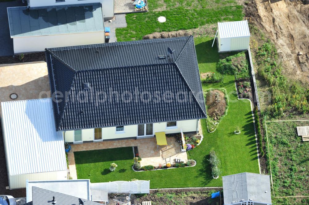 Magdeburg from above - Blick auf das Einfamilien- Wohnneubaugebiet Am Birnengarten in Magdeburg-Ottersleben, mit Planfläche, auf der weitere Einfamilienhäuser entstehen. Kontakt: MAWOG Grundstücks GmbH