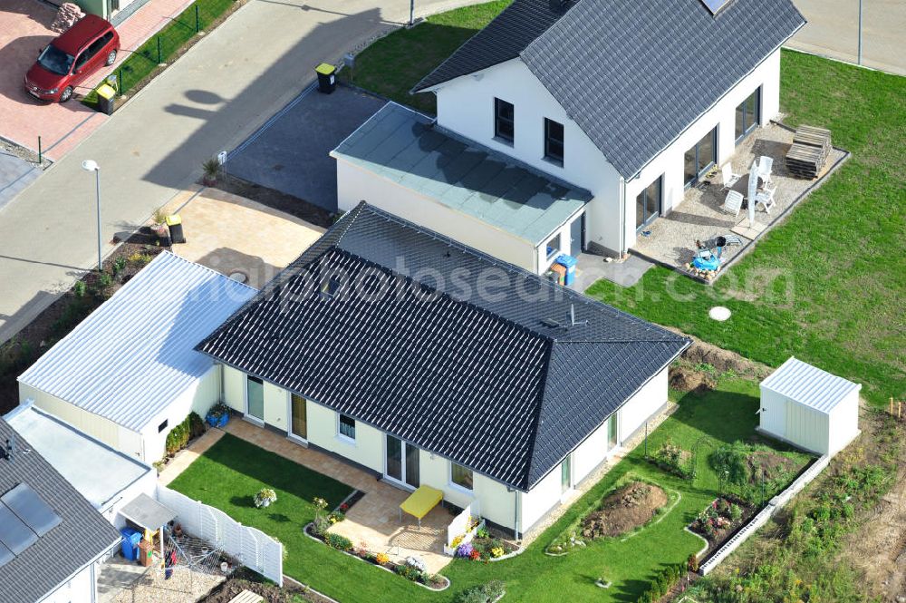 Aerial image Magdeburg - Blick auf das Einfamilien- Wohnneubaugebiet Am Birnengarten in Magdeburg-Ottersleben, mit Planfläche, auf der weitere Einfamilienhäuser entstehen. Kontakt: MAWOG Grundstücks GmbH