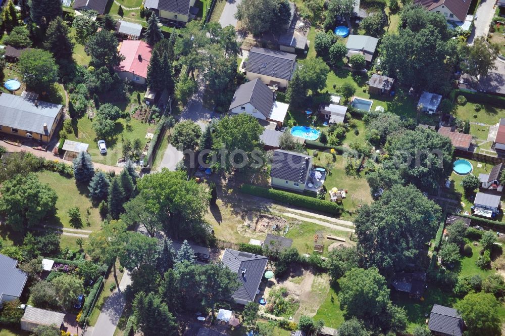 Aerial photograph Vogelsdorf - Single-family and small residential garden Fredersdorf Bird village in Brandenburg