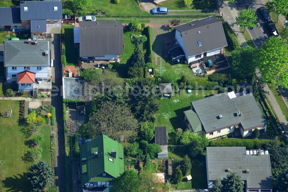 Aerial image Berlin Mahlsdorf - Detached House - settlement in upscale residential area in Berlin Mahlsdorf