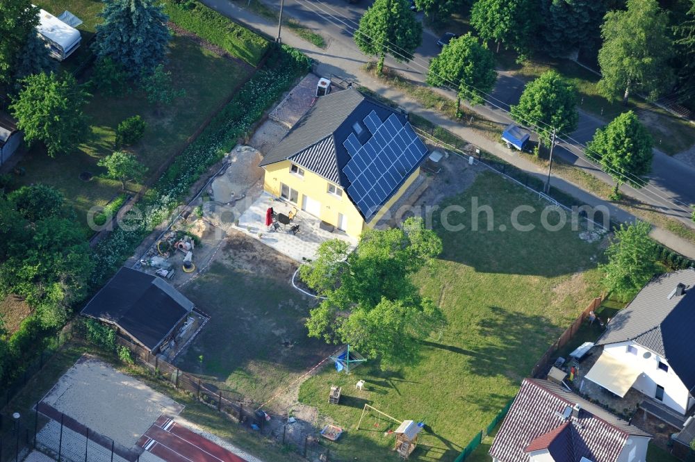 Aerial image Berlin Kaulsdorf - Single family house residential area at the Bergedorfer road in 12621 BERLIN Kaulsdorf south