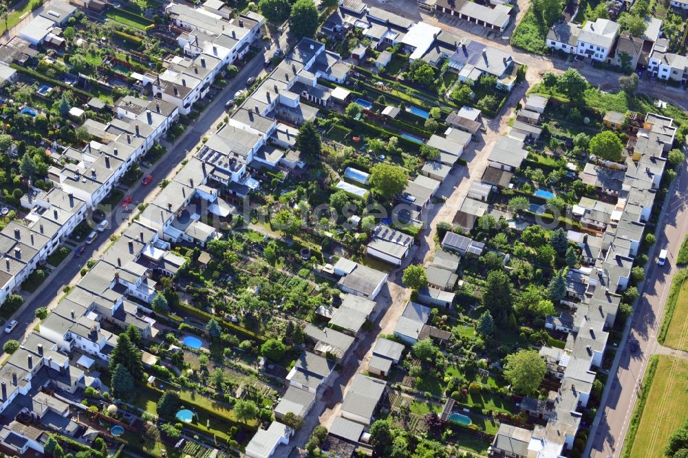 Dessau from the bird's eye view: Residential estate on the Damaschkestraße, Nordweg and Doppelreihe in Dessau - Roßlau in Saxony-Anhalt