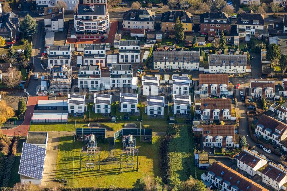 Aerial photograph Herne - Residential area of detached housing estate on Kirchstrasse Henin-Beaumont-Strasse in Herne in the state North Rhine-Westphalia, Germany