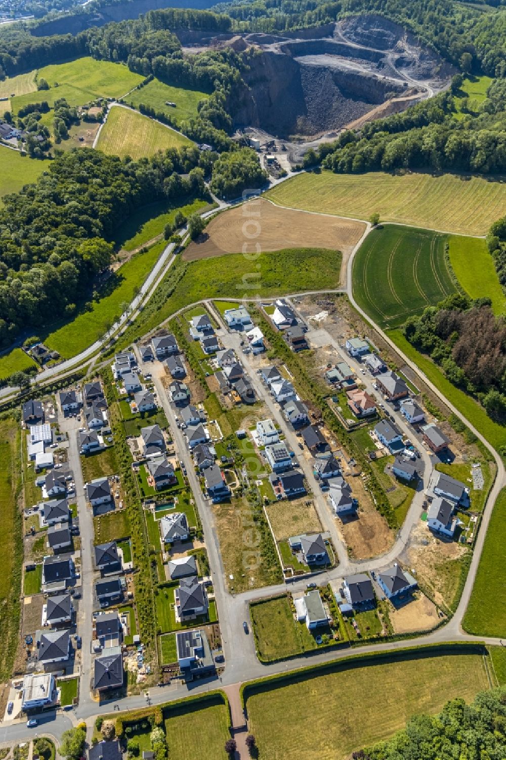 Aerial image Herdringen - Single-family residential area of settlement Am Spielberg in Herdringen in the state North Rhine-Westphalia, Germany