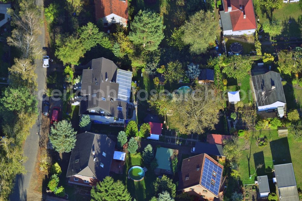 Aerial photograph Berlin - Single family house residential area at the Bergedorfer road in 12621 BERLIN Kaulsdorf south