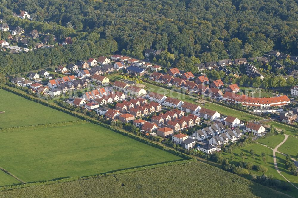 Gladbeck from above - Structures in a residential area with new houses on Berliner Strasse in Gladbeck in North Rhine-Westphalia