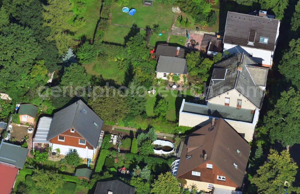 Aerial photograph Berlin Mahlsdorf - Single house - residential area on the Seestrasse in Berlin - Mahlsdorf-South