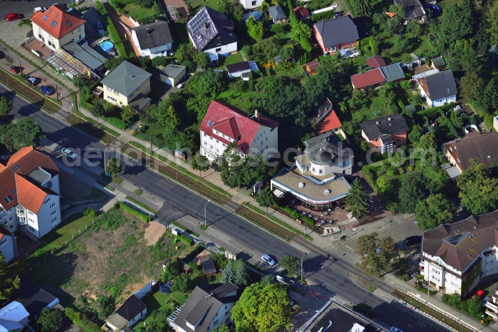 Berlin Mahlsdorf from the bird's eye view: Single house - residential area on the Seestrasse in Berlin - Mahlsdorf-South