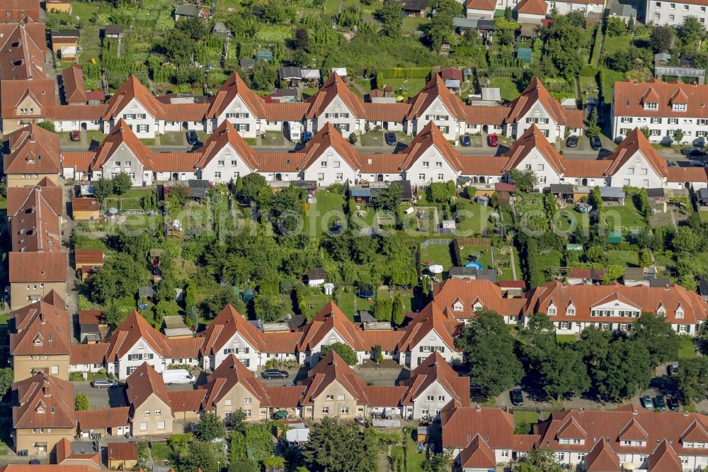 Aerial image Ahlen - View at a single family house living area at Glückauf square in Ahlen in North Rhine-Westphalia in North Rhine-Westphalia