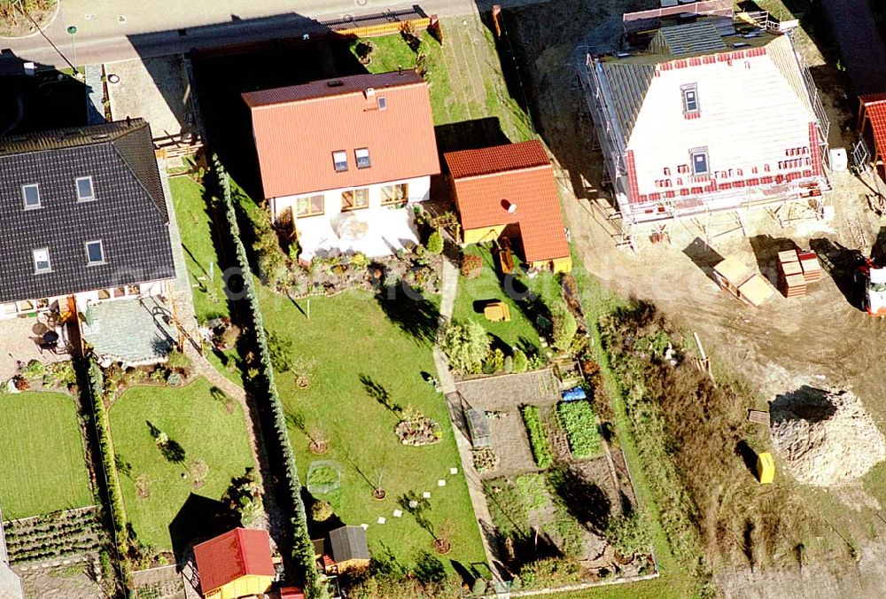 Eberswalde-Lichterfelde / Brandenburg from above - Einfamilienhausneubausiedlung an der Messingwerkstraße im Stadtteil Lichterfelde von Eberswalde in Brandenburg.