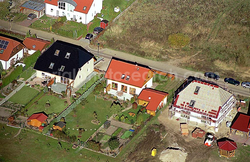 Aerial image Eberswalde-Lichterfelde / Brandenburg - 24.10.2003 Einfamilienhausneubausiedlung im Stadtteil Lichterfelde von Eberswalde in Brandenburg (Objekt 36824 in der Wagnerstraße)