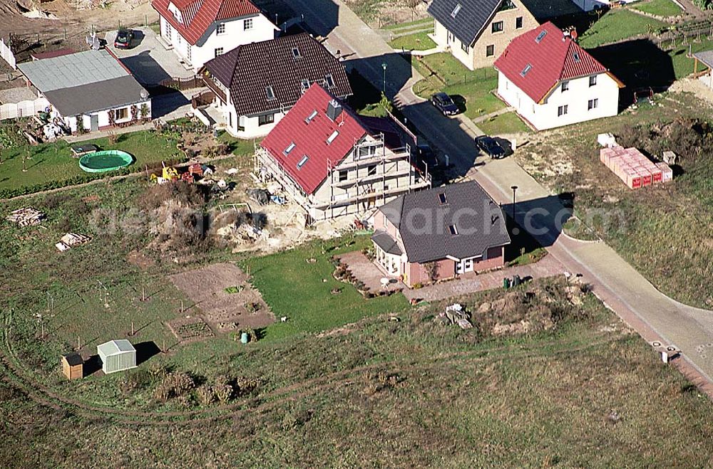 Aerial photograph Eberswalde-Lichterfelde / Brandenburg - 24.10.2003 Einfamilienhausneubausiedlung im Stadtteil Lichterfelde von Eberswalde in Brandenburg (Objekt 36829 in der Wagnerstraße)