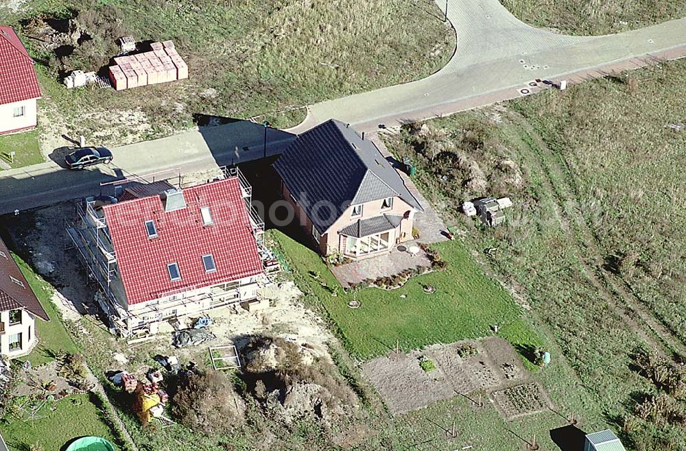 Aerial photograph Eberswalde-Lichterfelde / Brandenburg - 24.10.2003 Einfamilienhausneubausiedlung im Stadtteil Lichterfelde von Eberswalde in Brandenburg (Objekt 36841 in der Wagnerstraße)