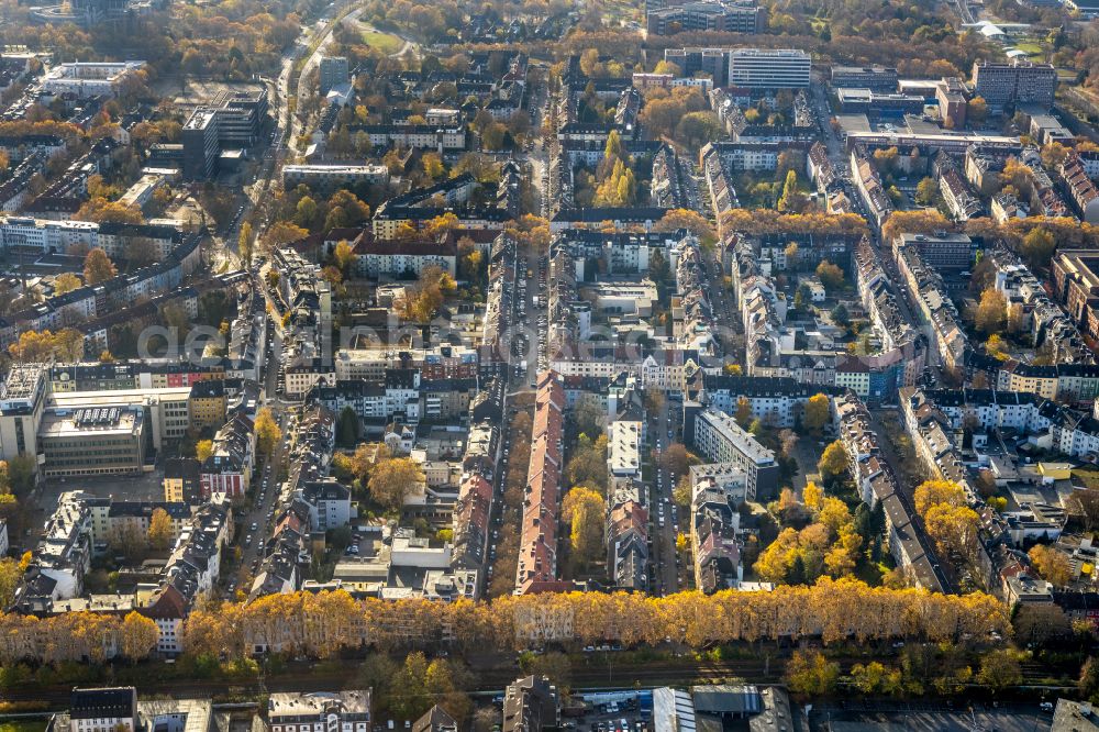 Aerial image Ruhrallee West - Detached house - residential area in the form of a row house settlement in Ruhrallee West in the state North Rhine-Westphalia, Germany