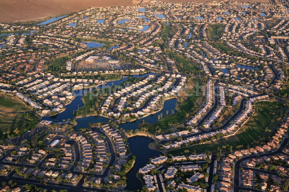 Aerial photograph Glendale - Residential development in the greater Phoenix area in Glendale, Arizona in USA. Dense development, close neighborhood, but also generous development with lakes and countryside