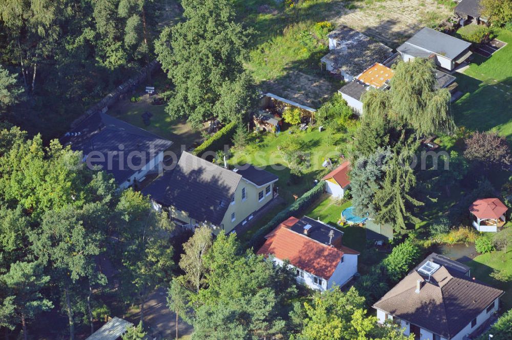 Aerial image Vogelsdorf zu Fredersdorf - Einfamilienwohnhäuser im Wohngebiet am Heideweg / Beppo-Römer-Straße in Vogelsdorf.