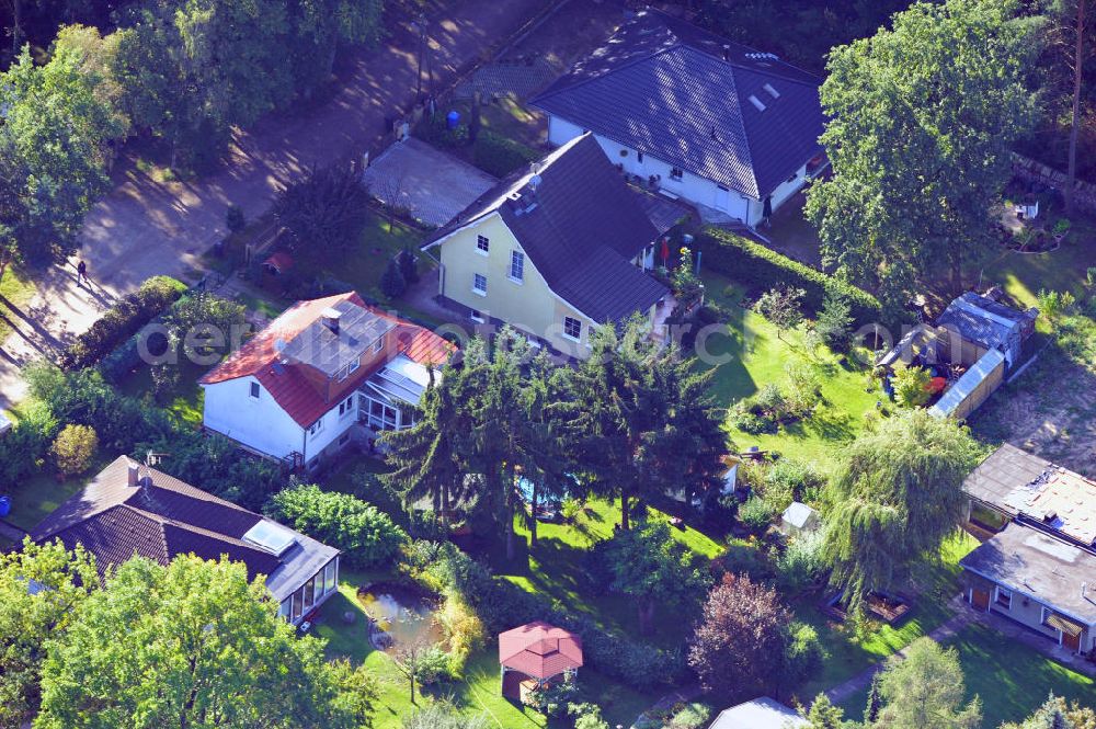 Aerial photograph Vogelsdorf zu Fredersdorf - Einfamilienwohnhäuser im Wohngebiet am Heideweg / Beppo-Römer-Straße in Vogelsdorf.