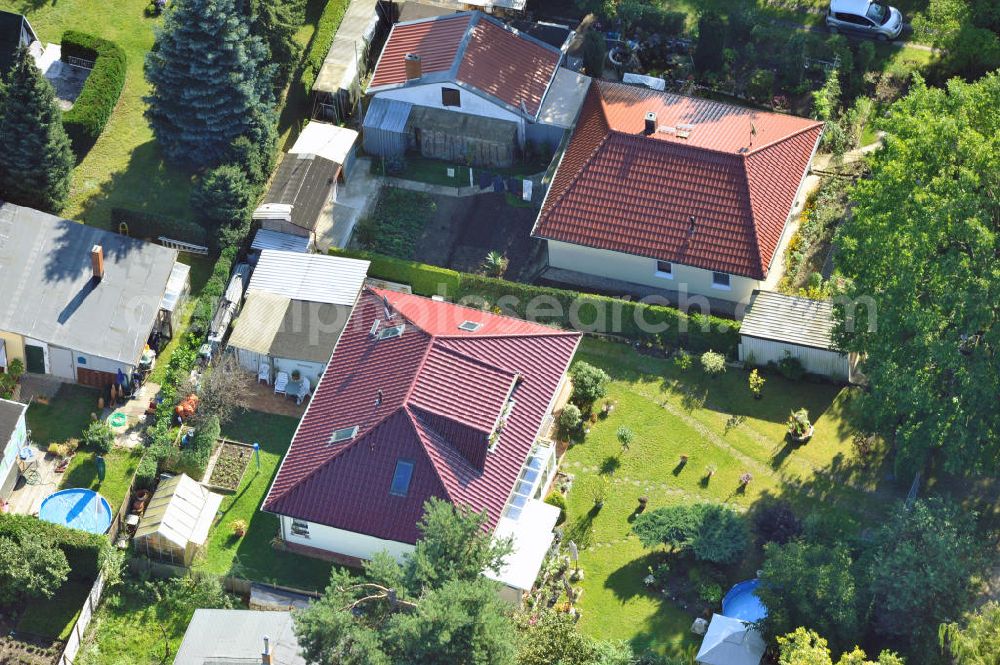 Aerial image Vogelsdorf zu Fredersdorf - Einfamilienwohnhäuser im Wohngebiet am Heideweg / Beppo-Römer-Straße in Vogelsdorf.