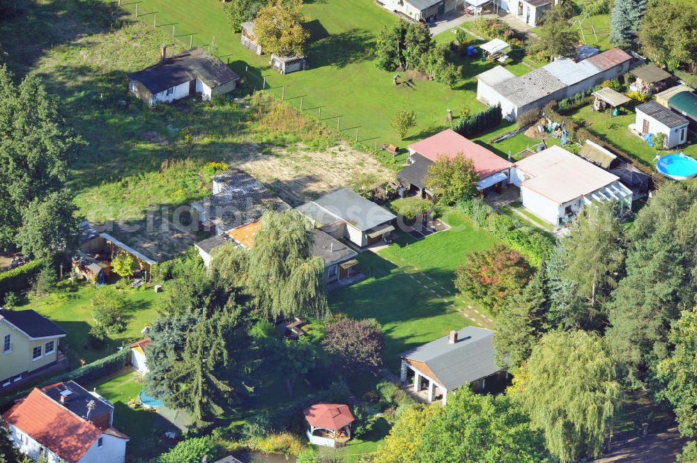 Vogelsdorf zu Fredersdorf from the bird's eye view: Einfamilienwohnhäuser im Wohngebiet am Heideweg / Beppo-Römer-Straße in Vogelsdorf.