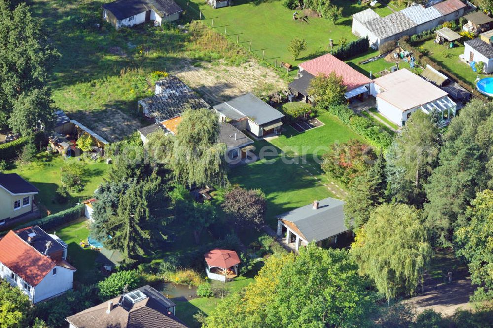 Aerial image Vogelsdorf zu Fredersdorf - Einfamilienwohnhäuser im Wohngebiet am Heideweg / Beppo-Römer-Straße in Vogelsdorf.