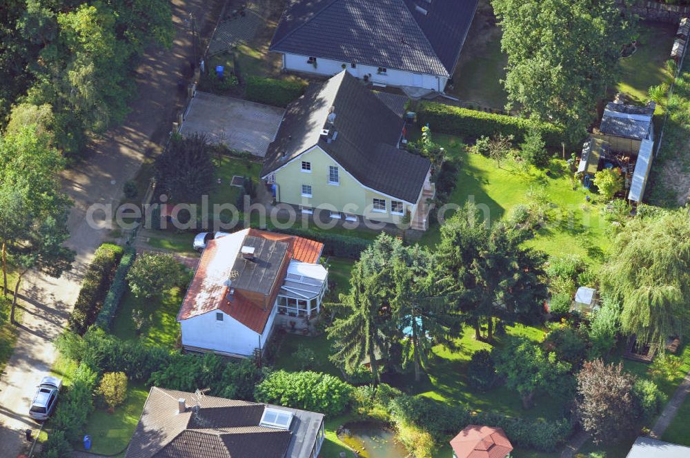 Aerial photograph Vogelsdorf zu Fredersdorf - Einfamilienwohnhäuser im Wohngebiet am Heideweg / Beppo-Römer-Straße in Vogelsdorf.