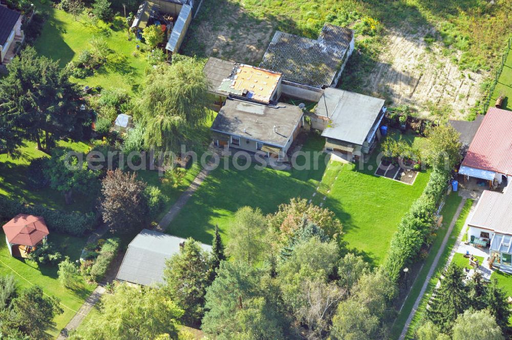 Vogelsdorf zu Fredersdorf from the bird's eye view: Einfamilienwohnhäuser im Wohngebiet am Heideweg / Beppo-Römer-Straße in Vogelsdorf.