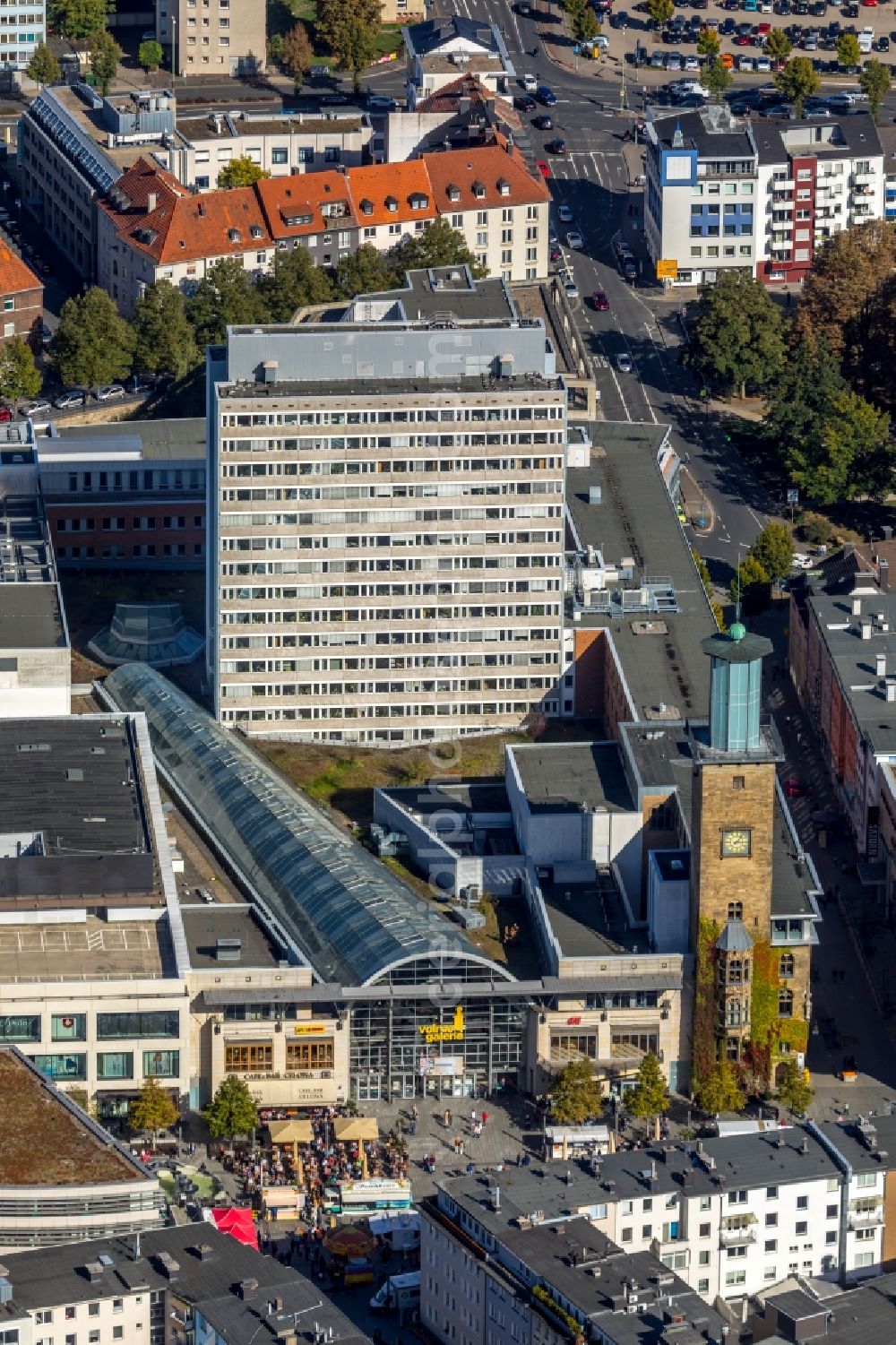 Hagen from the bird's eye view: Entrance area of the Shopping mall Volme Galerie in the city center of Hagen in the state of North Rhine-Westphalia