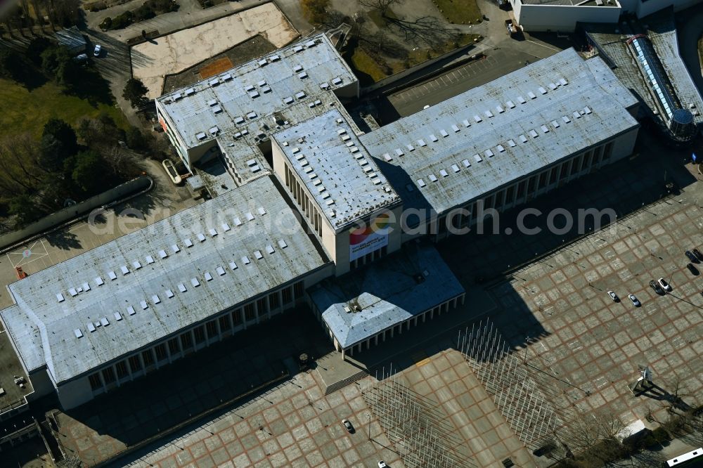 Berlin from the bird's eye view: Entrance building - exhibition grounds and exhibition halls on Masurenallee in the district Westend in Berlin, Germany