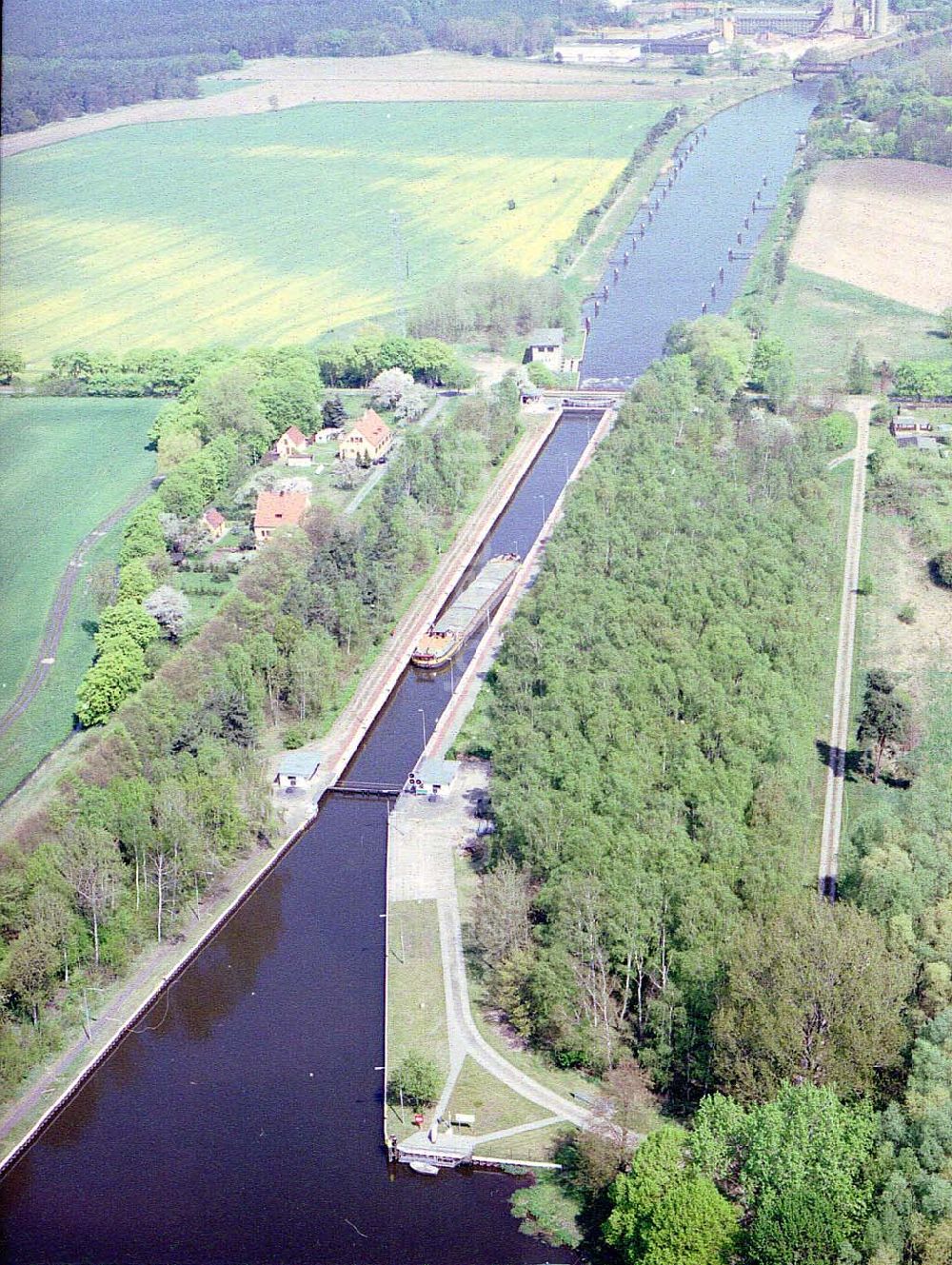 Aerial photograph Zerben - Einkammerschleuse Zerben am Elbe-Havel-Kanal.