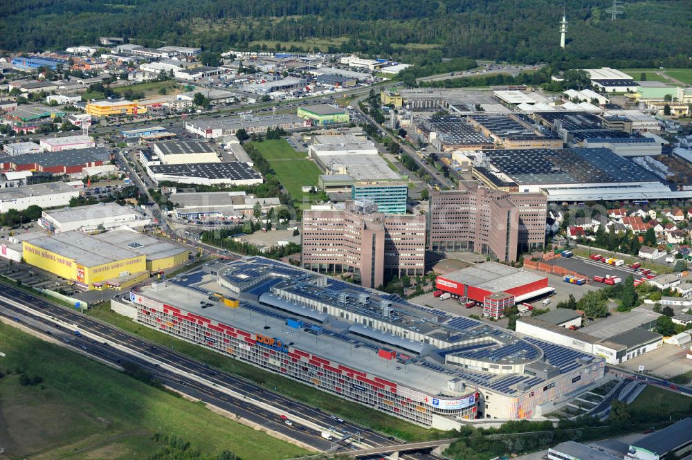 Aerial photograph Weiterstadt - Blick auf das Einkaufs- und Geschäftszentrum LOOP5 Shopping Centre an der Gutenbergstraße 5 in 64331 Weiterstadt an der Autobahn A5 Ausfahrt Weiterstadt. The shopping and business center LOOP5.