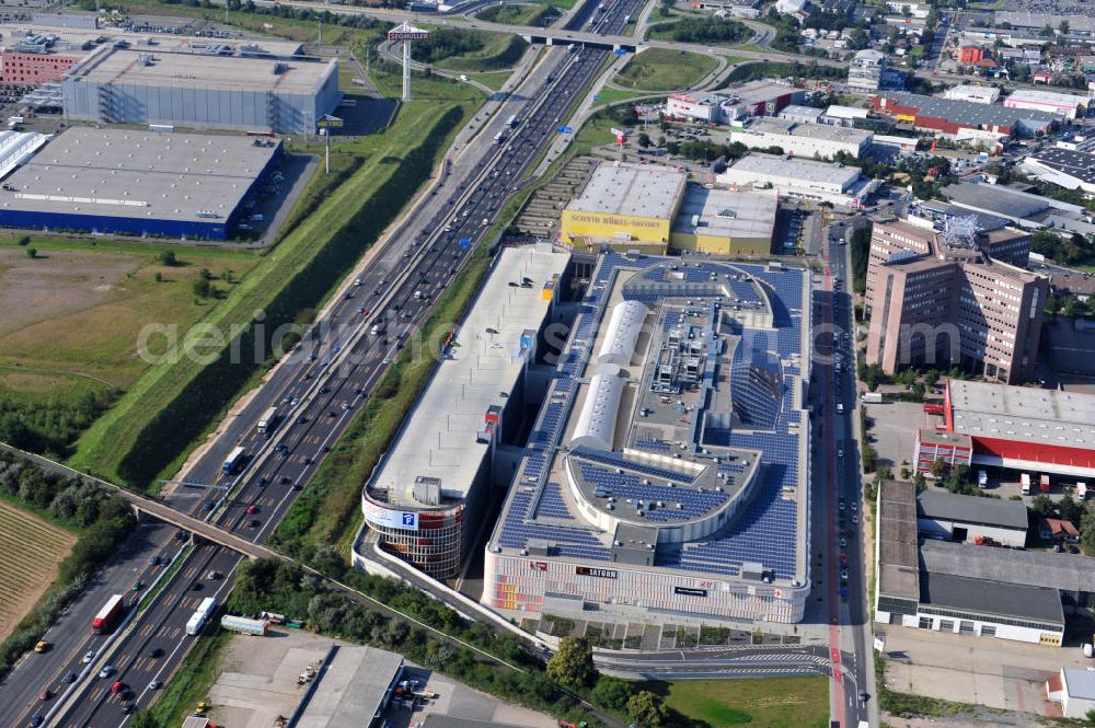 Weiterstadt from the bird's eye view: Blick auf das Einkaufs- und Geschäftszentrum LOOP5 Shopping Centre an der Gutenbergstraße 5 in 64331 Weiterstadt an der Autobahn A5 Ausfahrt Weiterstadt. The shopping and business center LOOP5.