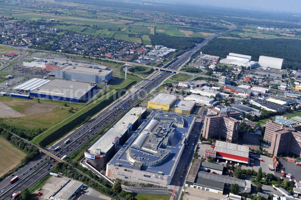 Aerial image Weiterstadt - Blick auf das Einkaufs- und Geschäftszentrum LOOP5 Shopping Centre an der Gutenbergstraße 5 in 64331 Weiterstadt an der Autobahn A5 Ausfahrt Weiterstadt. The shopping and business center LOOP5.