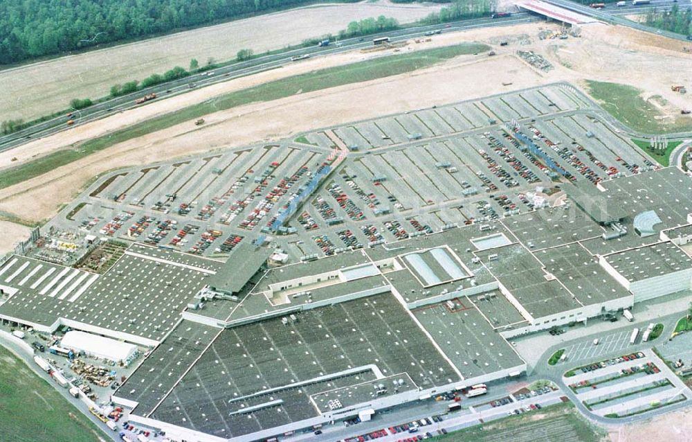 Aerial photograph Wildau - Einkaufs- und Gewerbezentrum an der Autobahn bei Königs-Wusterhausen.