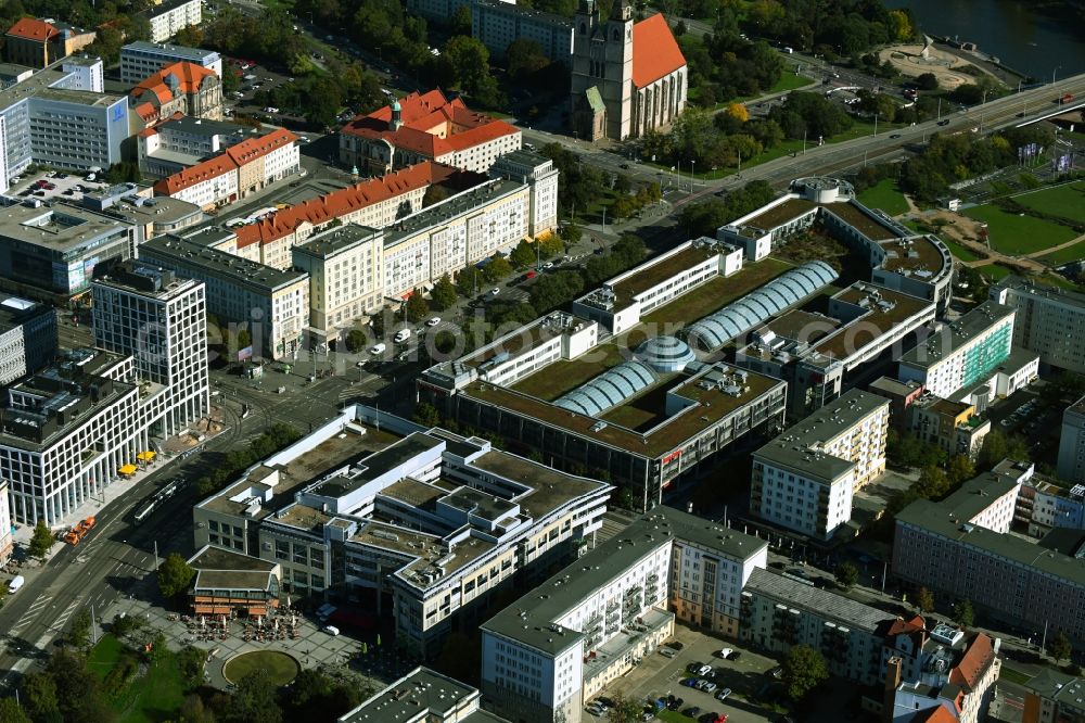 Magdeburg from the bird's eye view: Building of the shopping center Allee-Center Magdeburg on street Ernst-Reuter-Allee in the district Zentrum in Magdeburg in the state Saxony-Anhalt, Germany