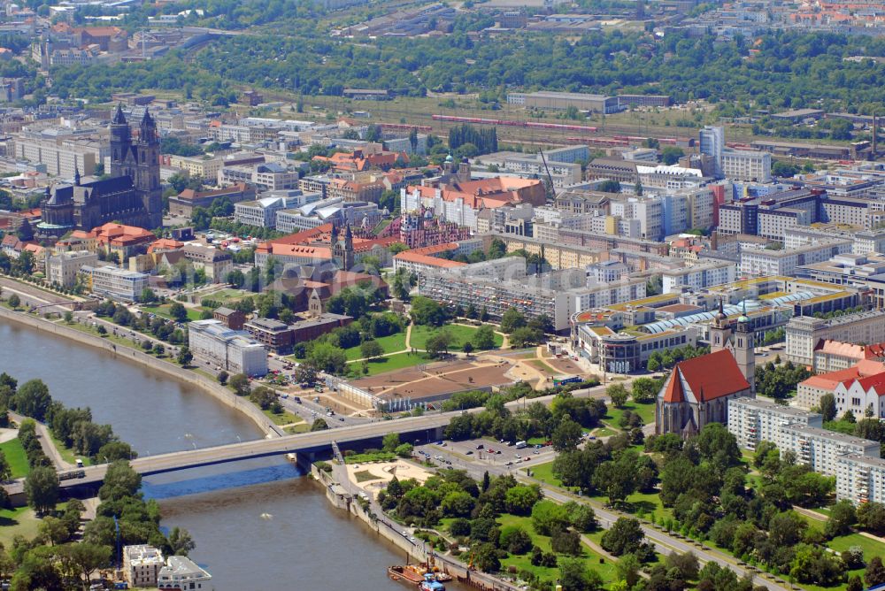 Aerial photograph Magdeburg - Building of the shopping center Allee-Center Magdeburg on street Ernst-Reuter-Allee in the district Zentrum in Magdeburg in the state Saxony-Anhalt, Germany