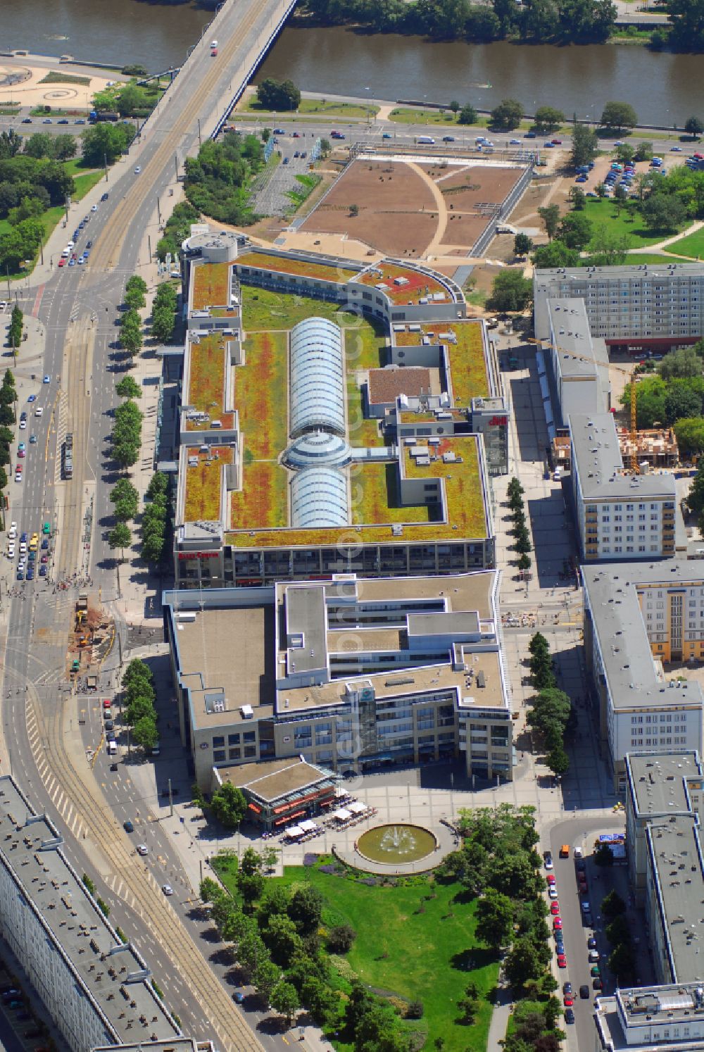 Magdeburg from above - Building of the shopping center Allee-Center Magdeburg on street Ernst-Reuter-Allee in the district Zentrum in Magdeburg in the state Saxony-Anhalt, Germany