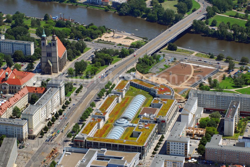 Magdeburg from the bird's eye view: Building of the shopping center Allee-Center Magdeburg on street Ernst-Reuter-Allee in the district Zentrum in Magdeburg in the state Saxony-Anhalt, Germany