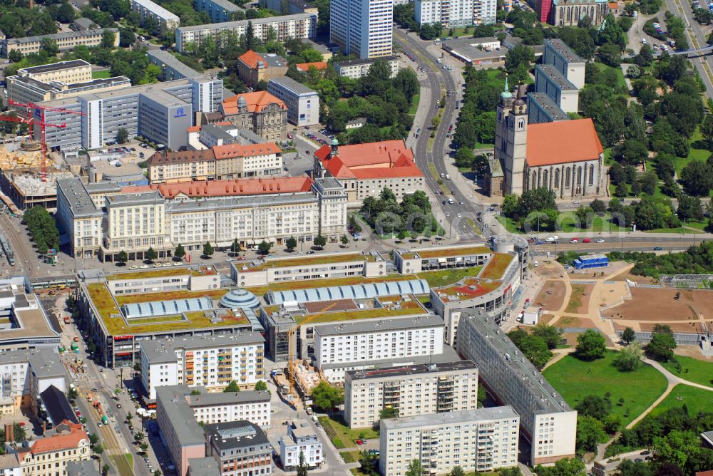 Aerial photograph Magdeburg - Building of the shopping center Allee-Center Magdeburg on street Ernst-Reuter-Allee in the district Zentrum in Magdeburg in the state Saxony-Anhalt, Germany