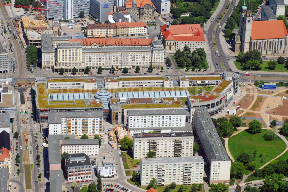 Magdeburg from the bird's eye view: Building of the shopping center Allee-Center Magdeburg on street Ernst-Reuter-Allee in the district Zentrum in Magdeburg in the state Saxony-Anhalt, Germany